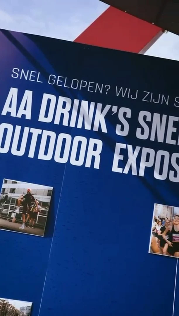 Wat een dag! Van de eerste stappen tot de finishlijn – en natuurlijk de verfrissende hydratie onderweg! Dankzij AA Drink, onze officiële hydratatiepartner, konden lopers optimaal presteren en hun grenzen verleggen.
Herbeleef wat de NN Marathon Rotterdam zo uniek maakte in onze online galerij vol eigenwijze loopmomenten. 

 Bekijk jullie unieke loopmomenten: aa-drink.com/de-snelste-expositie (of via de link-in-bio)